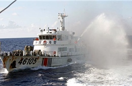 Tàu Trung Quốc chia 3 vòng bảo vệ giàn khoan